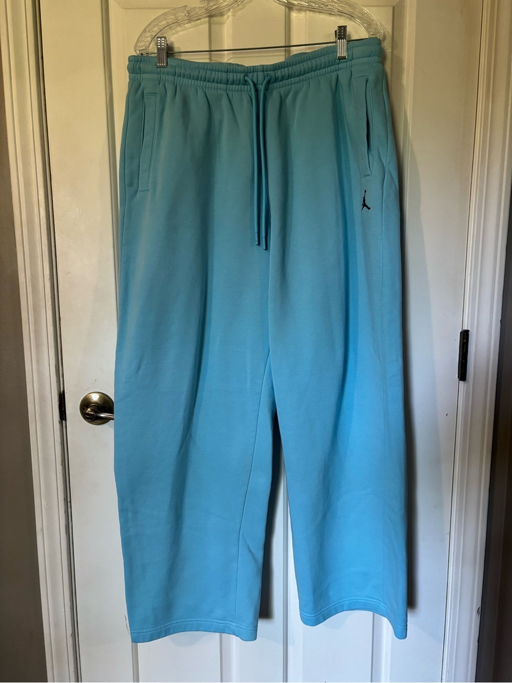 EUC Men’s Jordan Jumpman Baby Blue Open Hem Sweatpants. Size large.